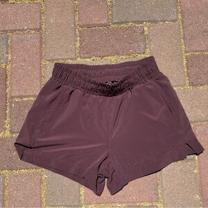 Z By Zella Take A Hike Trail Shorts in Rose
